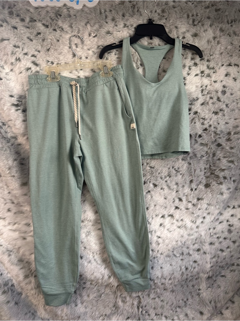 311. Vuori Women's xs/small 2pc set